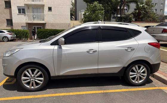 HYUNDAI IX35 2.0 MPFI GLS 4X2 16V GASOLINA 4P AUTOMÁTICO HYUNDAI IX35 2.0 MPFI GLS 4X2 16V GASOLINA 4P AUTOMÁTICO
